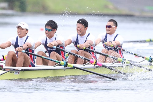 レースの様子（左から酒井選手、東田選手、福田選手、槻木選手）