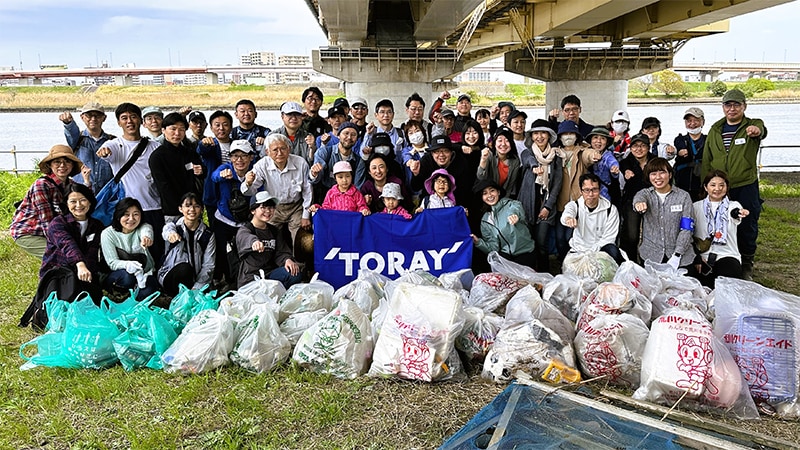 Group photo of the clean-up participants