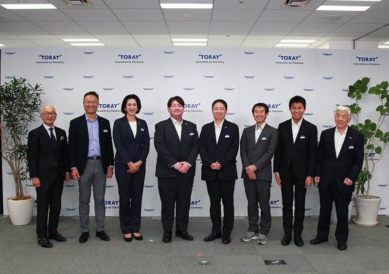 First Steps Award winners together with Chairman Nikkaku (far right) and President Ohya (far left)