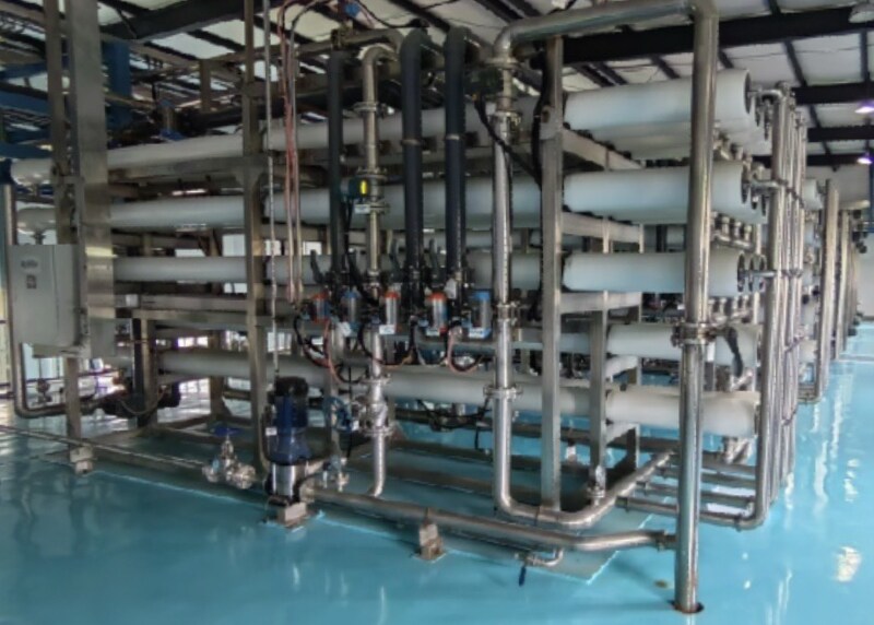 Dyeing effluent is reused at Toray Sakai Weaving & Dyeing (Nantong) Co., Ltd. utilizing Toray reverse osmosis membranes.