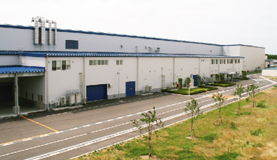 スタート式が行われたプリプレグ工場の建屋外観