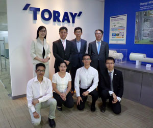TSWRCを訪問された恒川取締役(後列左から2人目)と会議参加者