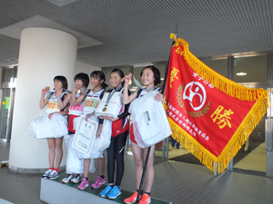 女子優勝