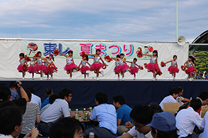 地域の子供たちによるキッズダンスショー