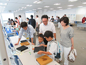 理科実験「水玉がおどるせんい」