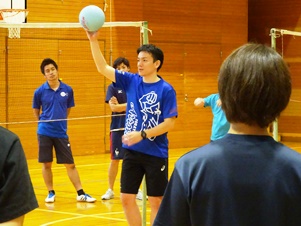 他のスポーツとの違いや類似点を分かりやすく説明した勝野さん