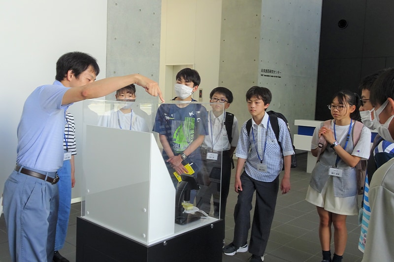 未来創造研究センターの見学