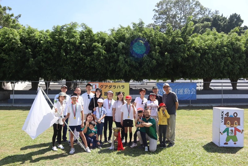 近隣のグアダラハラ補習授業校の学校運営を支援しています。（メキシコ東レグループ）