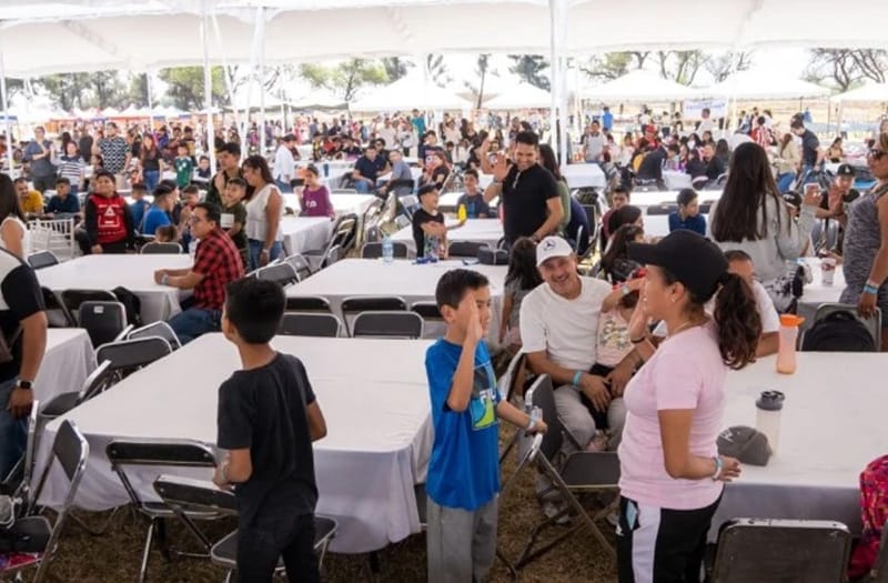 約1,800人の参加者で賑わったメキシコ東レグループ4社合同のファミリーデー（Toray Advanced Textile Mexico, S.A. de C.V.、Toray Resin Mexico, S.A. de C.V.、Zoltek de Mexico S.A. de C.V.、Toray International de Mexico, S.A. de C.V.）