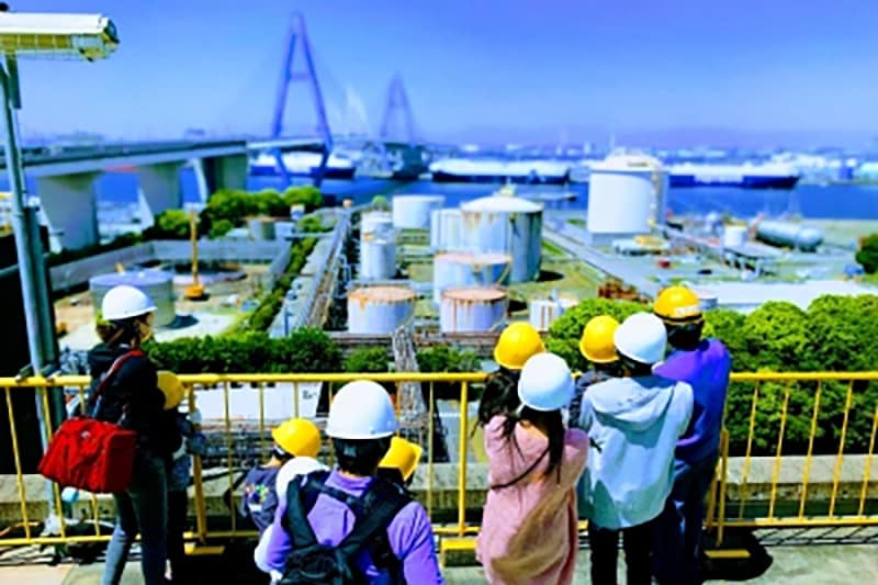 工場全景を見学（東レ（株）東海工場）