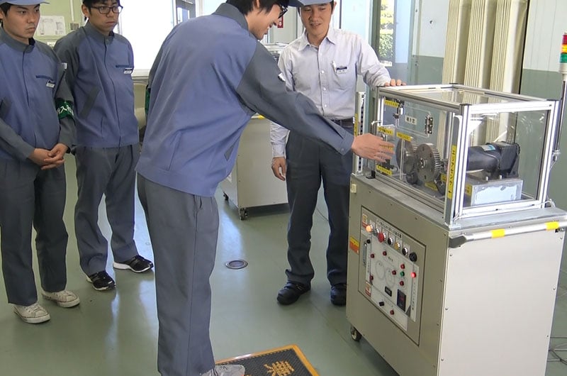 疑似体験教育（東レ（株）三島工場）