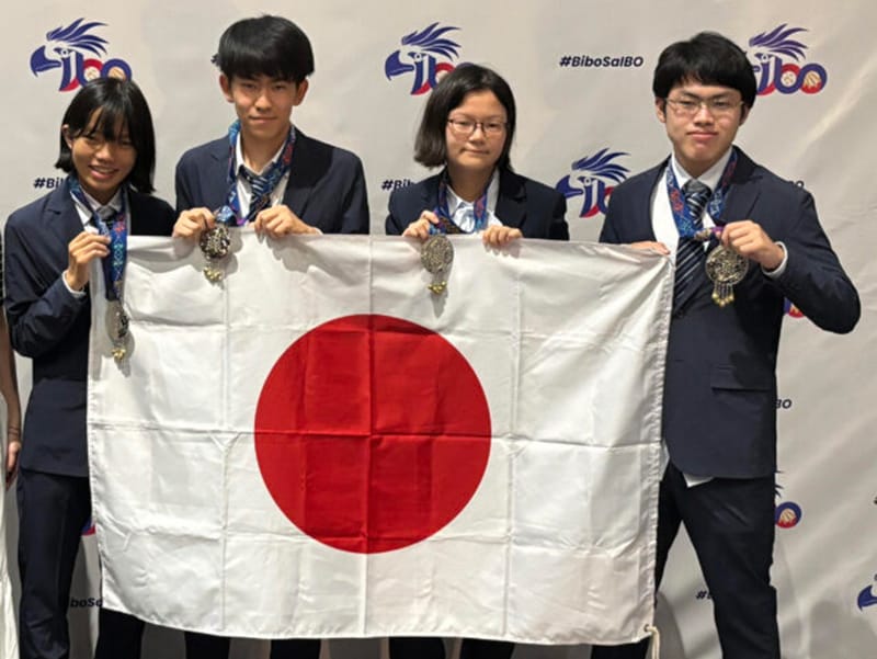 日本代表の4人（写真提供：国際生物学オリンピック日本委員会）