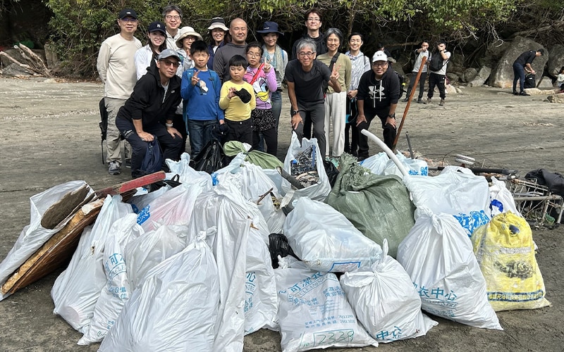 三友会主催の香港ランタオ島南部・水口湾での海岸清掃活動への参加（香港東レグループ）