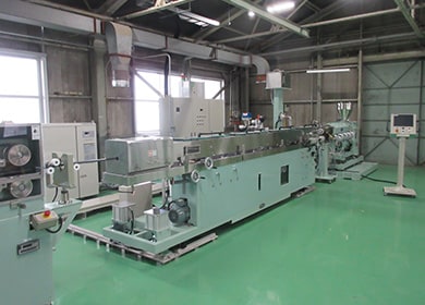 チューブ押出成形機